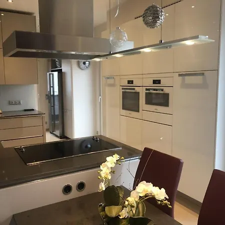 Exklusivs Penthouse Mit Blick Auf Golfplatz In Koln, Widdersdorf Kolín nad Rýnem