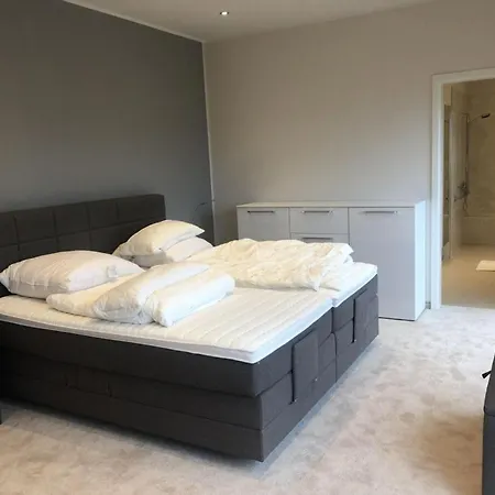 Exklusivs Penthouse Mit Blick Auf Golfplatz In Koln, Widdersdorf Lejlighed